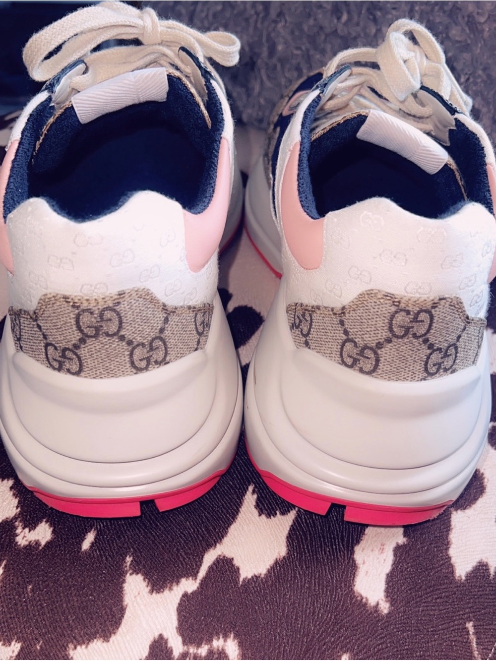 💯 Auth Gucci Sneakers - Picture 4 of 9